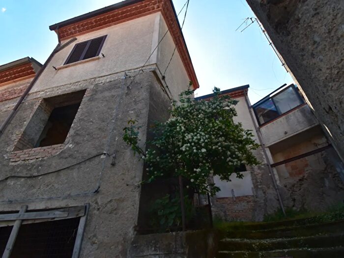 Appartamento quadrilocale in vendita in Vico del Papa, Sassano