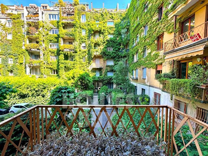Appartamento quadrilocale in affitto in Via Letizia, Solari, Milano