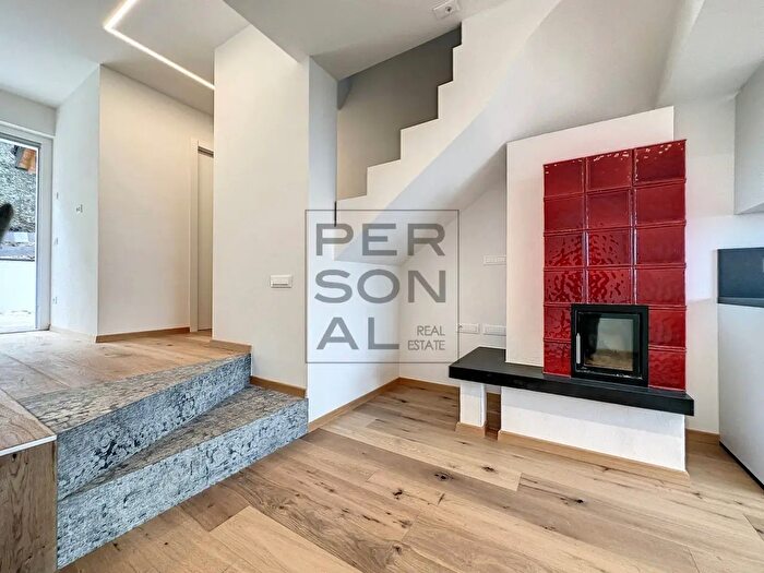 Appartamento con 7 locali in affitto in Salorno