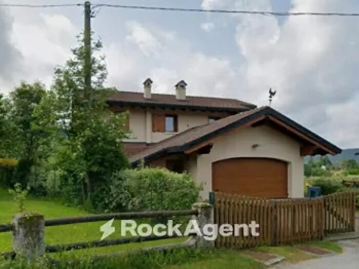 Casa con 6 locali in vendita in Via Ekar, Asiago