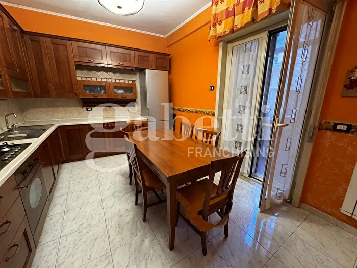 Appartamento trilocale in vendita in Via Colonne, Giugliano In Campania