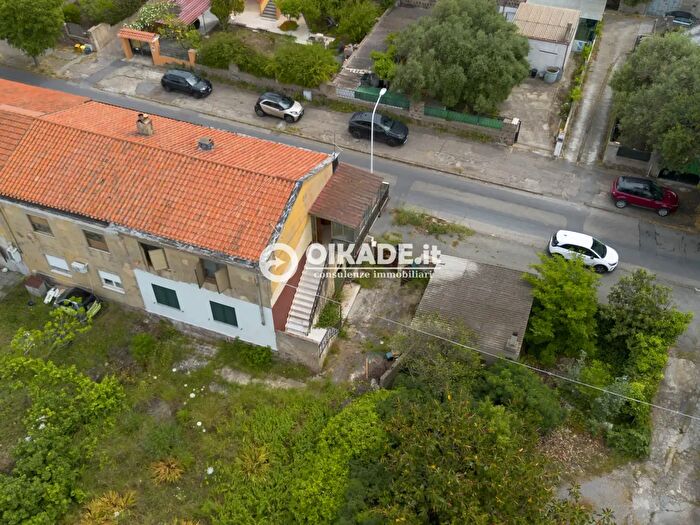 Casa con 5 locali in vendita in Via Anselmo Roux, Carbonia