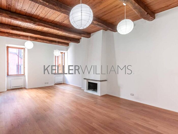 Appartamento trilocale in affitto in Vicolo di San Celso, Via Giulia, Roma