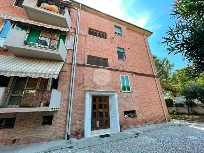 Appartamento trilocale in affitto in Viale venticinque aprile, San Benedetto, Ferrara