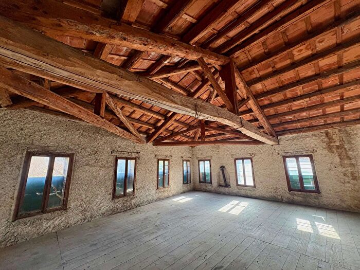 Casa con 20 locali in vendita in Farra Di Soligo