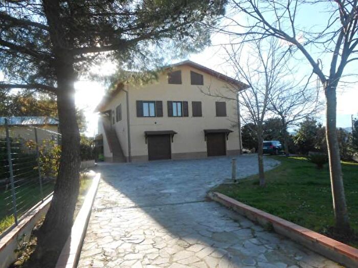 Casa con 6 locali in vendita in Avolante, San Paolo Di Jesi