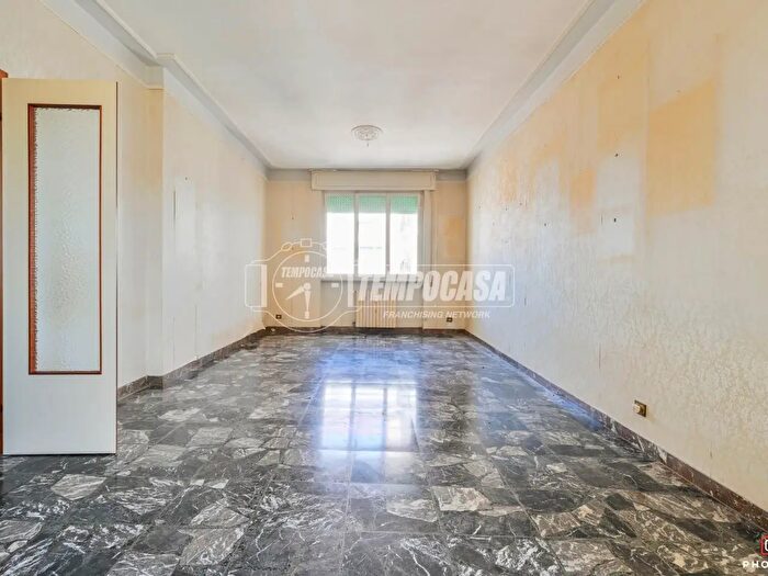 Appartamento con 5 locali in vendita in Via Alfredo Ascoli, Livorno