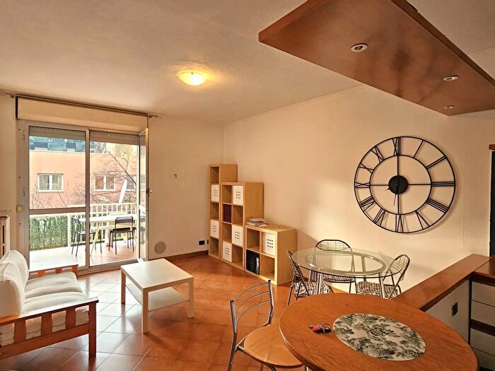 Appartamento quadrilocale in vendita in Via Marzabotto, Genova