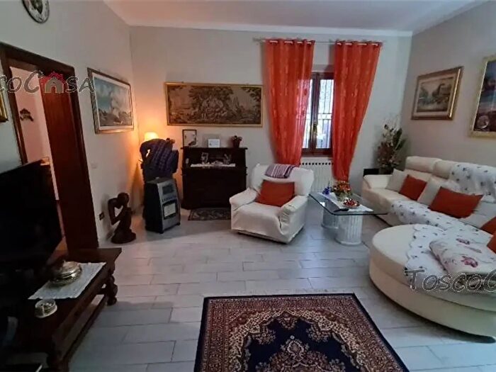 Casa con 6 locali in vendita in Fucecchio