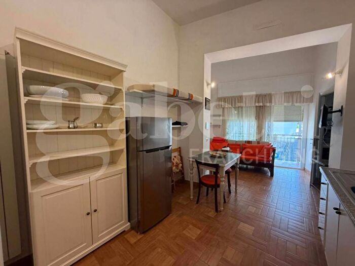 Appartamento trilocale in affitto in VIA DELL' OLMATA, Centro, Nettuno