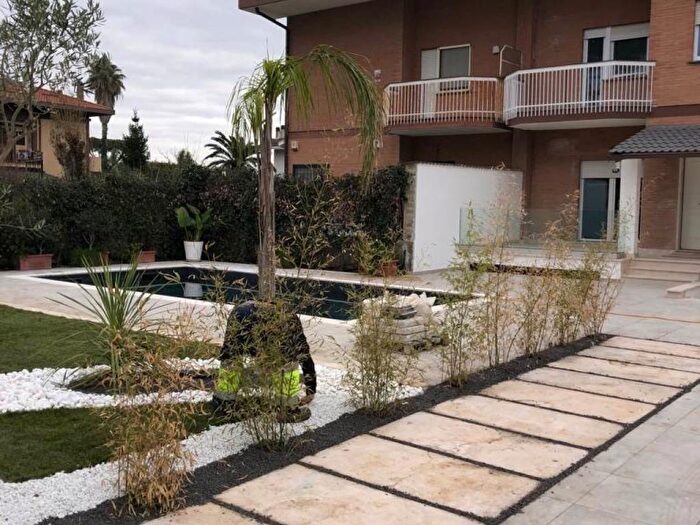 Casa con 6 locali in affitto in Via Aristippo, Casal Palocco, Roma