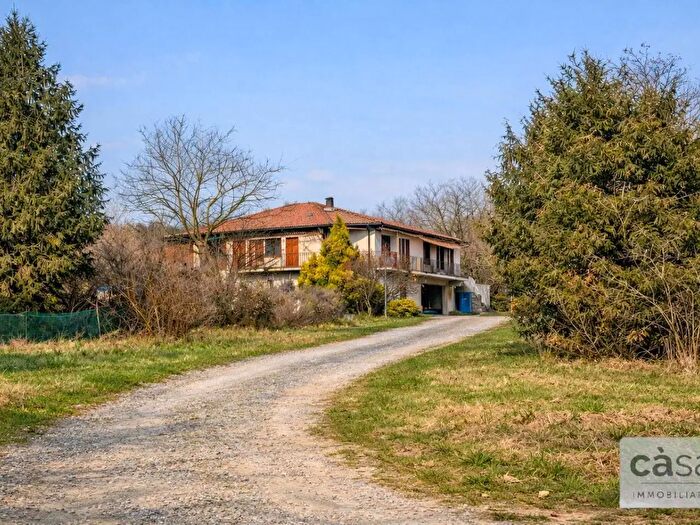 Casa con 10 locali in vendita in Via dei Mulini, Malnate