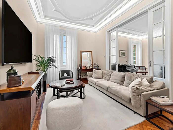 Appartamento con 12 locali in affitto in Via Liri, Genova