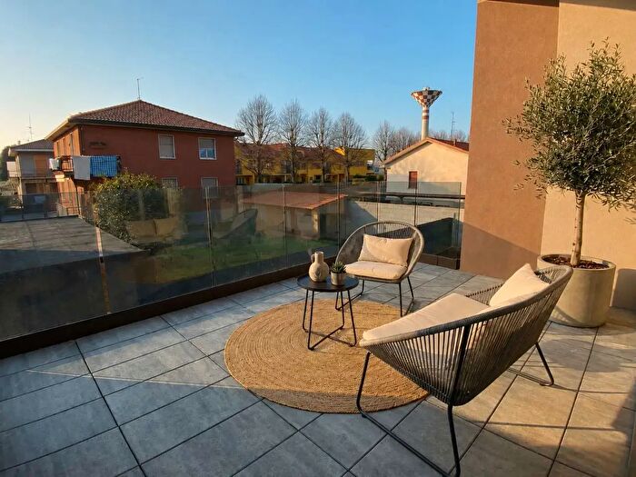 Appartamento quadrilocale in vendita in Via Caduti di Nassiria, Rovellasca