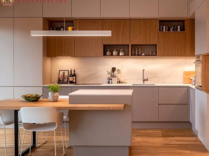 Appartamento quadrilocale in vendita in Via Buonarroti, Monza