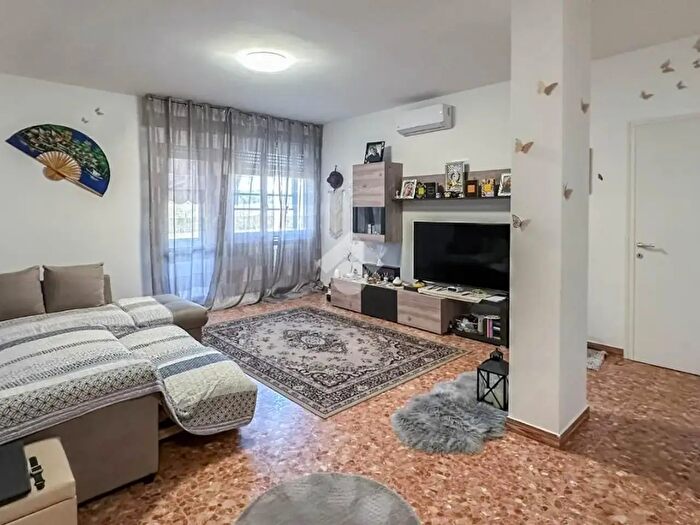 Appartamento trilocale in vendita in Via Brunete, Carpi