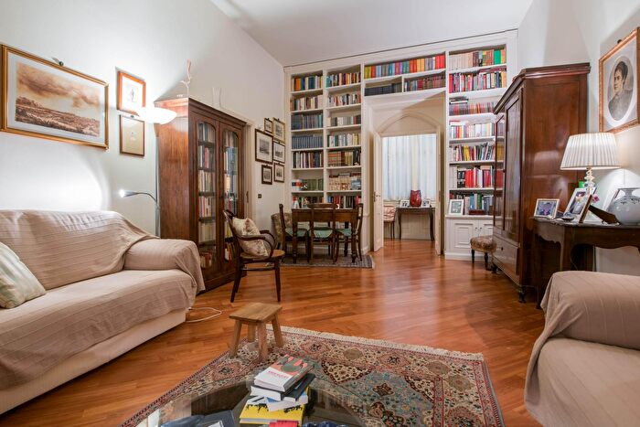 Appartamento quadrilocale in vendita in Viale Regina Margherita, Catania