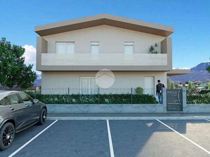 Casa con 5 locali in vendita in Piazza Rovereto, Thiene