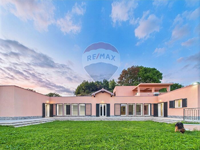 Casa con 9 locali in vendita in Strada di Macchiano, Campagnano Di Roma