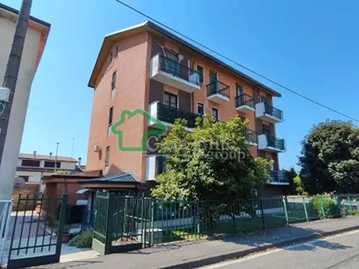 Appartamento trilocale in vendita in Via della Stazione, Ospedaletto Lodigiano