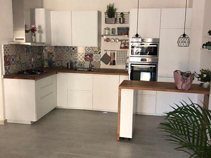 Casa bilocale in affitto in Vittoria Apuana, Forte dei Marmi