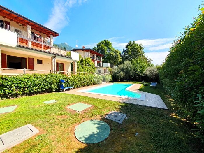 Appartamento trilocale in vendita in Via Montemaderno, Toscolano Maderno