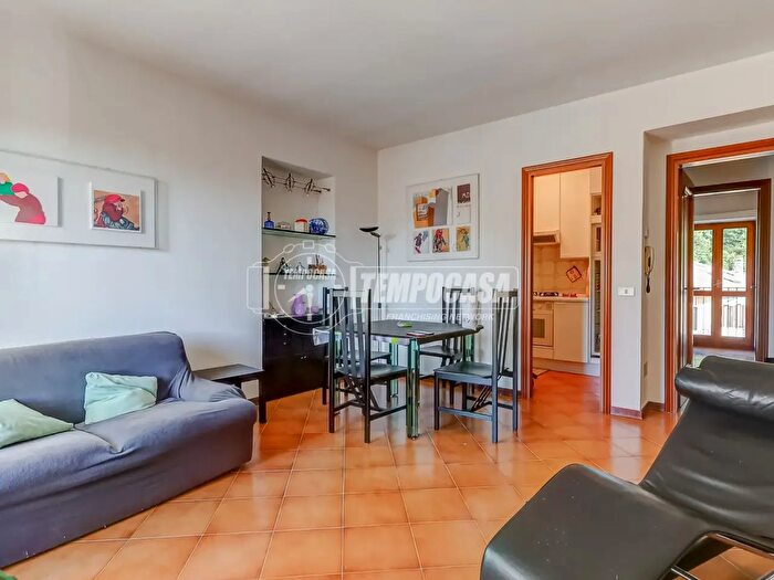 Appartamento quadrilocale in vendita in Via XX Settembre, Dumenza
