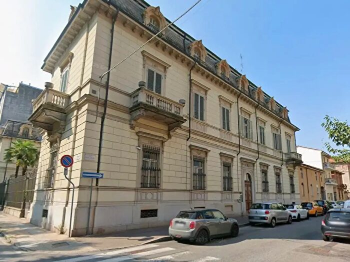 Appartamento quadrilocale in vendita in Via degli Oldoni, Vercelli