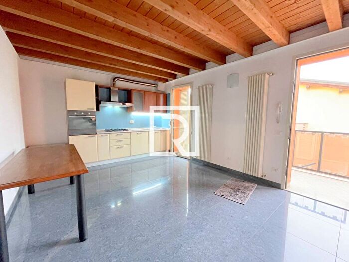 Appartamento trilocale in affitto in UNGARETTI, Centro, Russi