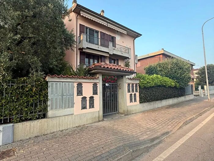 Appartamento con 5 locali in vendita in Via Solimei, Castelfranco Emilia