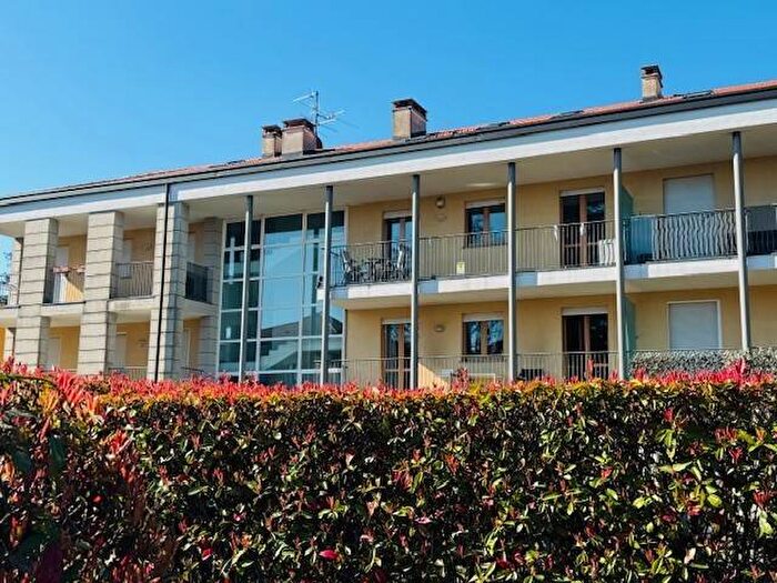 Appartamento bilocale in affitto in Via Abate G Pozzone, Centro, Appiano Gentile