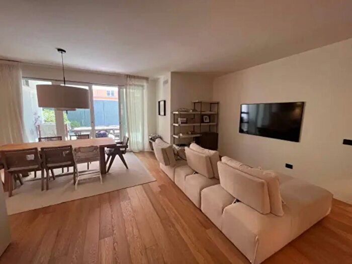 Appartamento con 5 locali in vendita in Via Domenico Carnevale, Modena