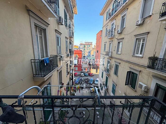 Appartamento quadrilocale in vendita in Napoli