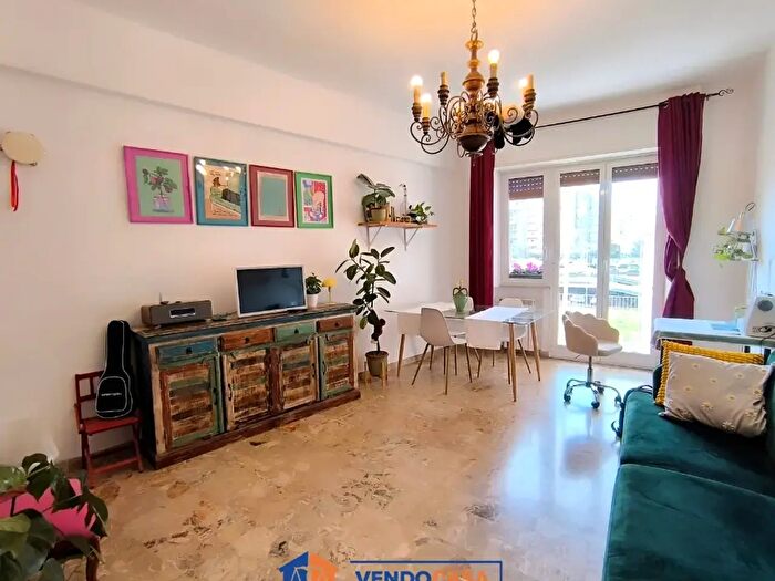 Appartamento trilocale in vendita in Via San Lorenzo, Savona