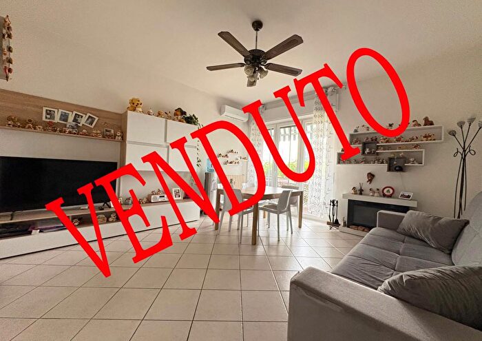 Appartamento trilocale in vendita in Viale dello Stadio, Magenta