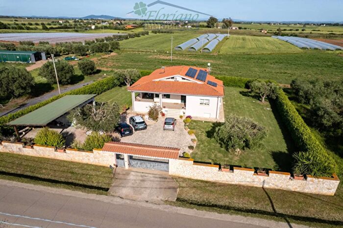 Casa con 6 locali in vendita in Strada della Percossa, Montalto Di Castro