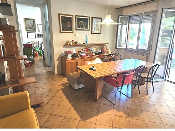 Appartamento con 5 locali in vendita in Viale Lentini, Riccione