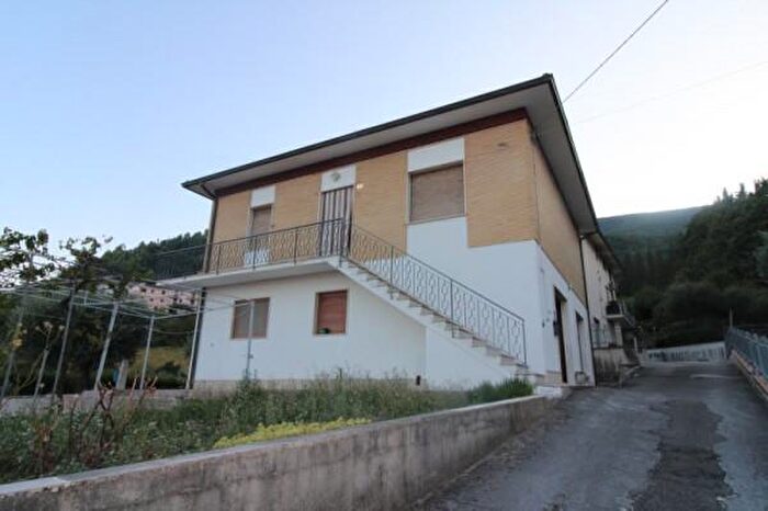 Casa con 6 locali in vendita in Via Eugenio Brega, Serra San Quirico