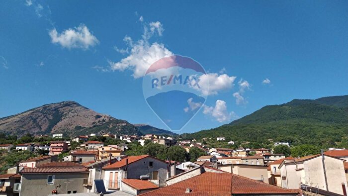 Appartamento trilocale in vendita in Rofrano