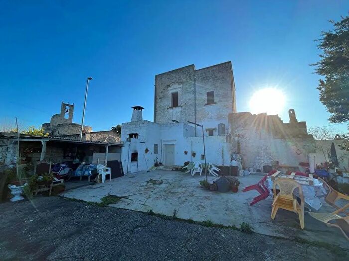 Casa con 6 locali in vendita in Contrada Gallana, Oria