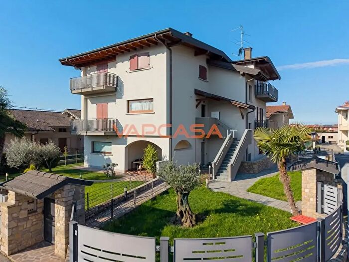 Appartamento quadrilocale in vendita in Via della Pace c, Bolgare