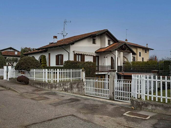 Casa con 5 locali in affitto in Via Monte Tovo, Ponderano