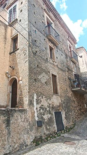Casa quadrilocale in vendita in Via Porte di Mare, Fiumefreddo Bruzio