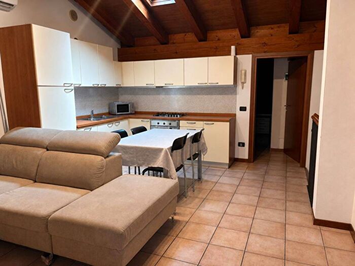 Appartamento monolocale in affitto in Via V Emanuele, Centro, Pozzoleone