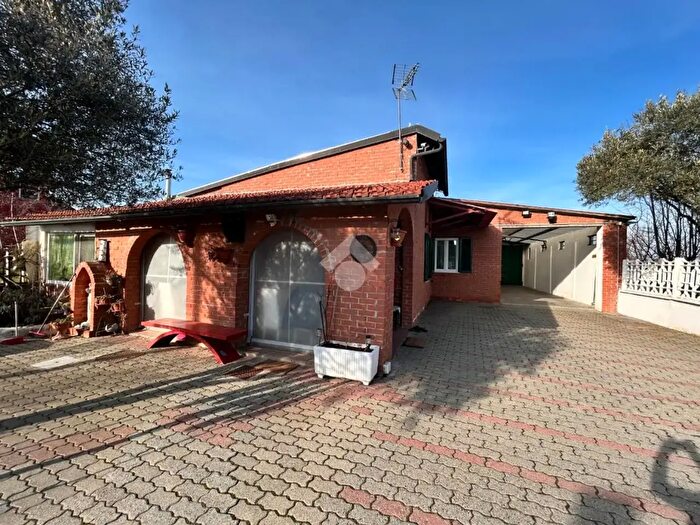Casa con 6 locali in vendita in Via Cavalier G Brunetto, San Maurizio Canavese