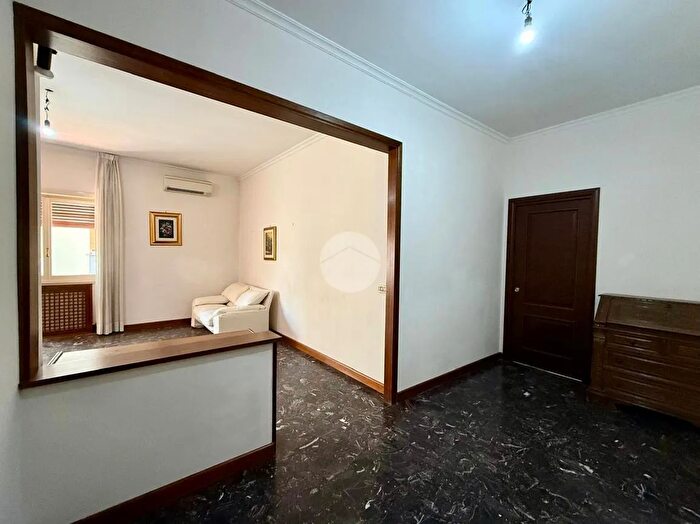 Appartamento trilocale in vendita in Via Leopoldo Ruspoli, Roma