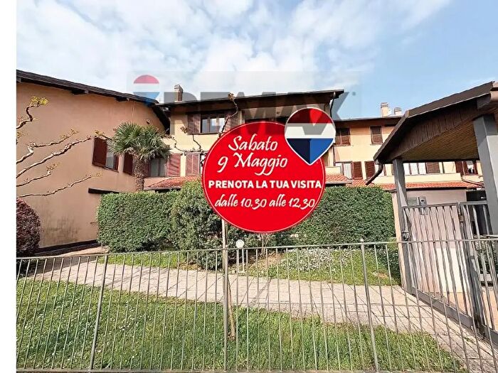 Appartamento bilocale in vendita in Via Manzoni, Gazzada Schianno