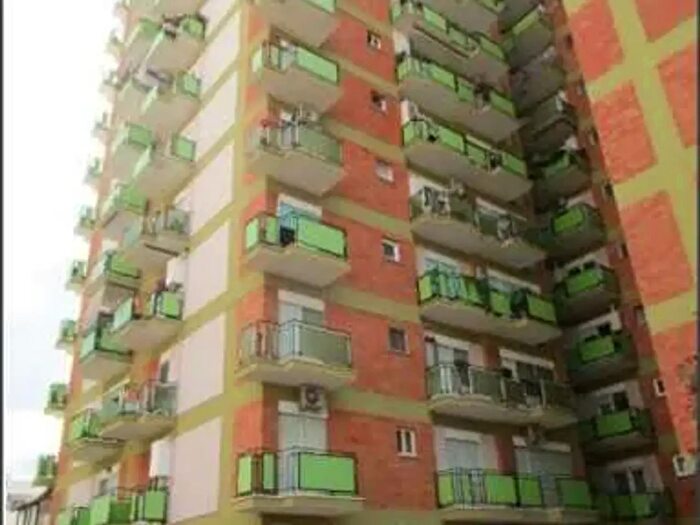 Appartamento con 7 locali in vendita in Via Pontinia, Latina