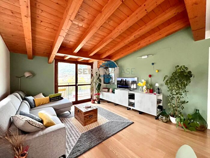 Appartamento trilocale in vendita in Via Cave, Albino