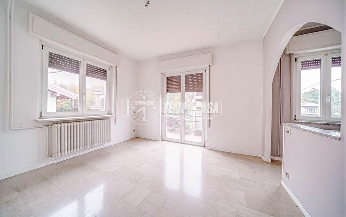 Appartamento quadrilocale in vendita in Via Cascina Tangitt, Samarate